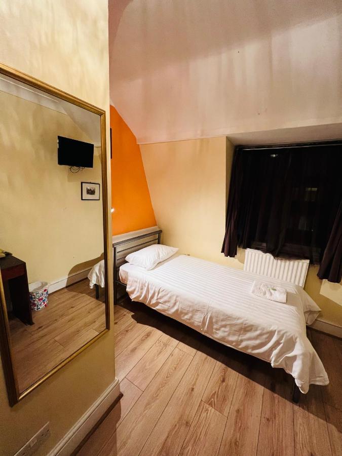 Gresham Hotel Bloomsbury Лондон Екстер'єр фото